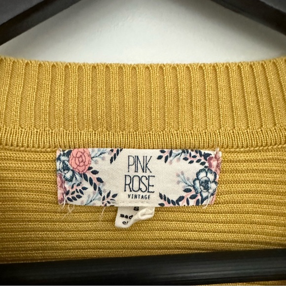 Cropped Ribbed Sweater Top - Picture 4 of 5